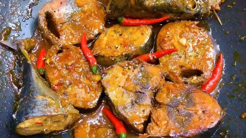 Cá kho dưa chua đậm đà Cá kho dưa chua đậm đà