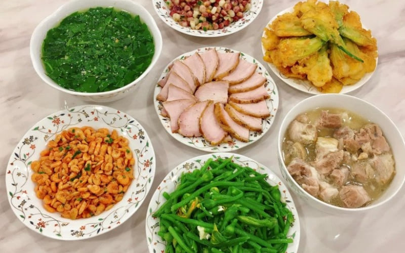 Thực đơn thứ ba mang hương vị đậm đà, hấp dẫn.