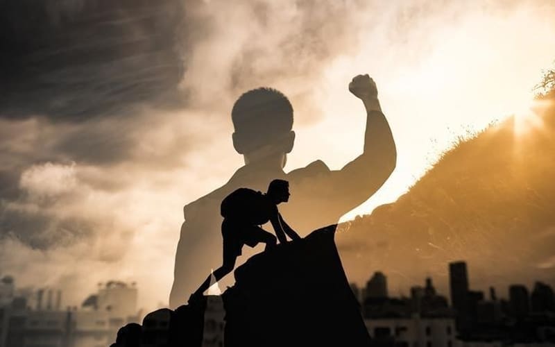 Những câu nói hay về quyết tâm đi lên khó khăn