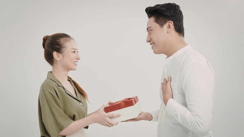 Tặng quà cho bạn trai, bạn nam