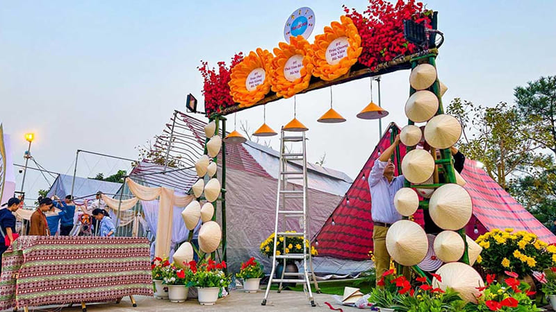 Cách trang trí cổng trại 26/3 đẹp và nổi bật