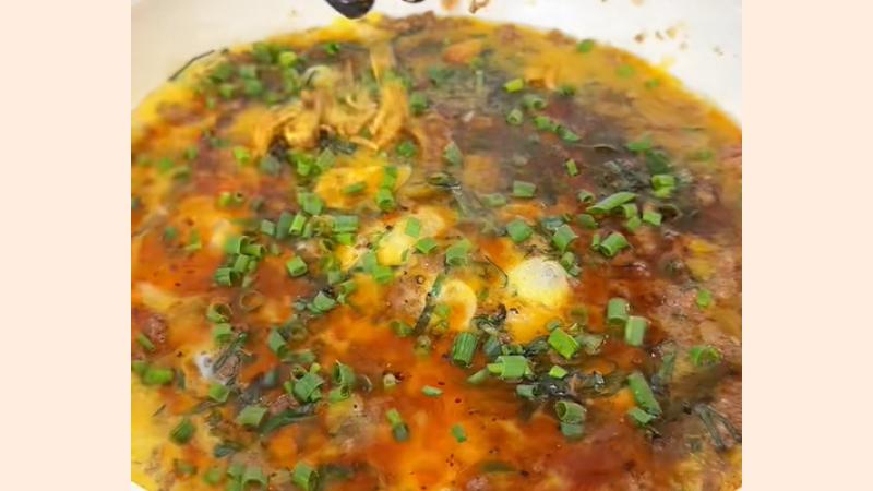 Thành phẩm món trứng chiên bò lá lốt