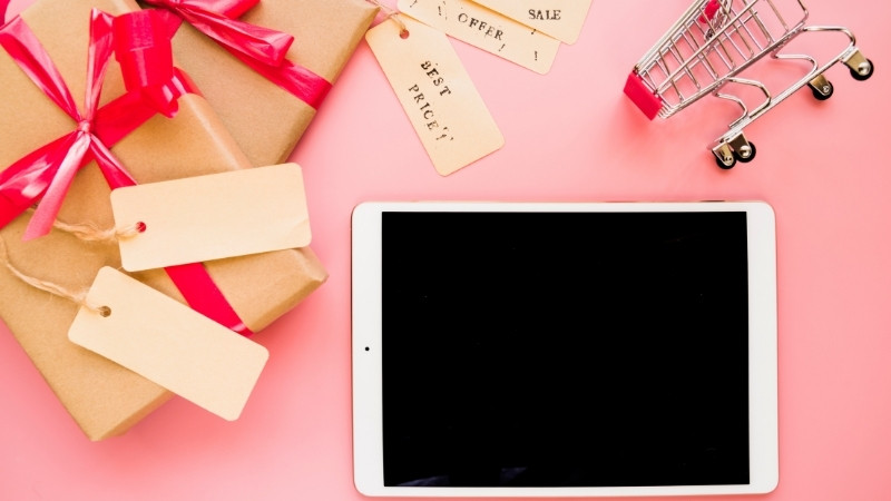 Hãy đặt quà online hoặc gửi món quà tinh thần để xóa nhòa khoảng cách