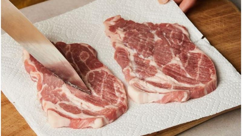 Kỹ thuật thái thịt nạc vai đúng thớ