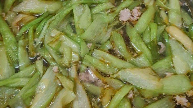 Canh thịt nạc vai nấu chua dọc mùng