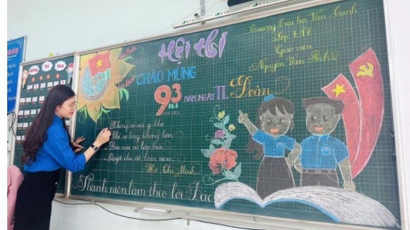 Trang trí bảng kết hợp khẩu hiệu 1