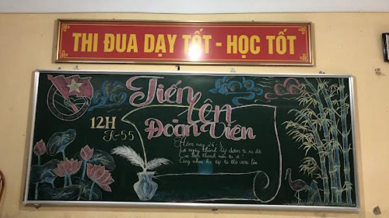 Trang trí bảng 26/3 đơn giản 7