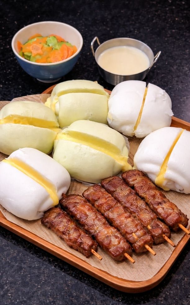 Lưu ngay cách làm bánh bao phô mai thịt nướng đơn giản, bùi béo