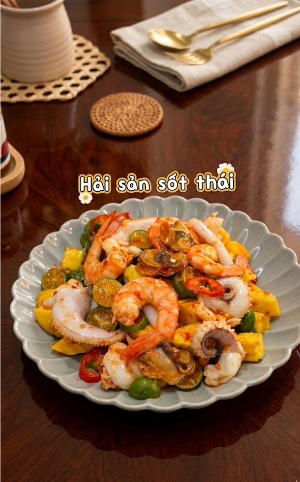 Bí quyết làm hải sản sốt Thái chua cay đậm vị, ngon xoắn lưỡi tại nhà