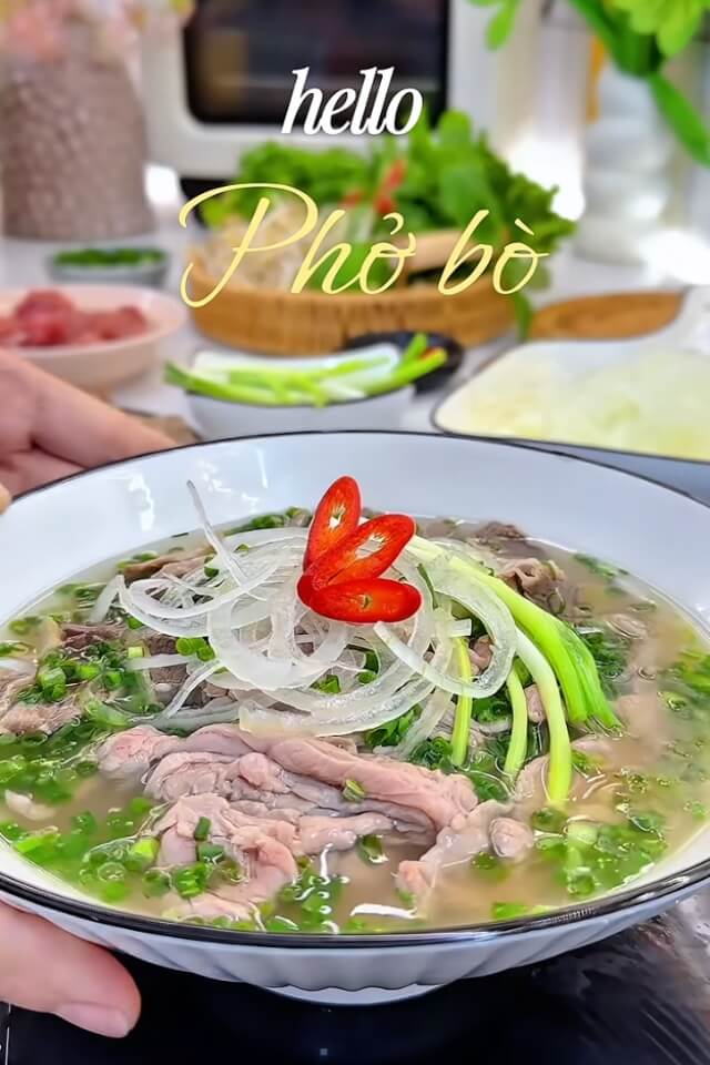 2 cách nấu phở bò ngon chuẩn vị Hà Nội, nước dùng đậm đà