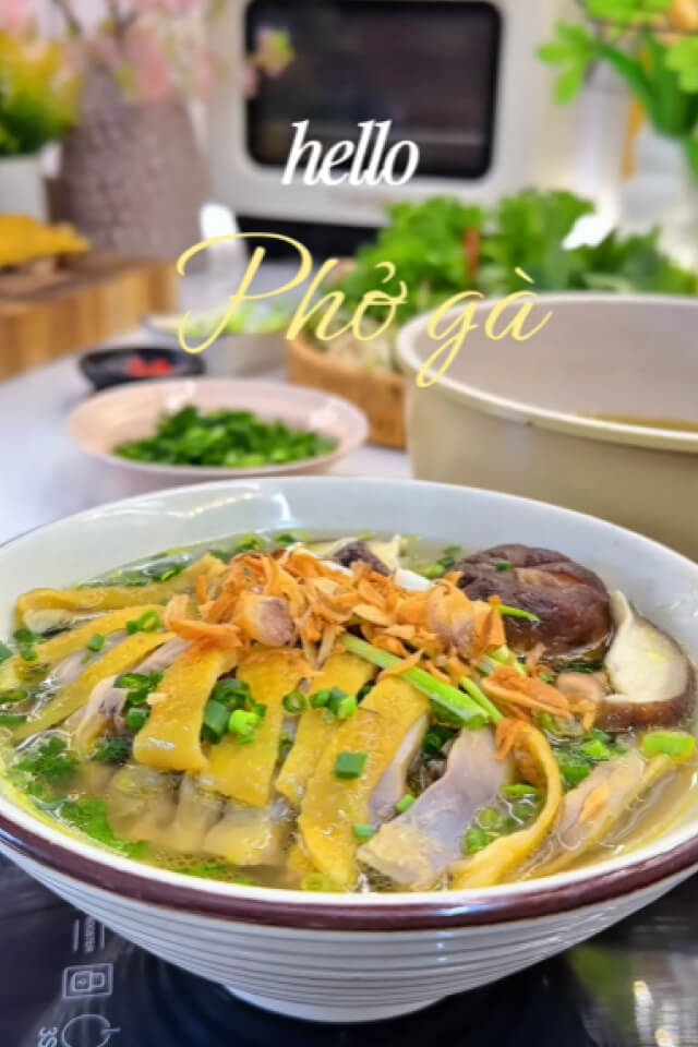 2 cách nấu phở gà đậm đà, thịt mềm, ngọt nước ngay tại nhà