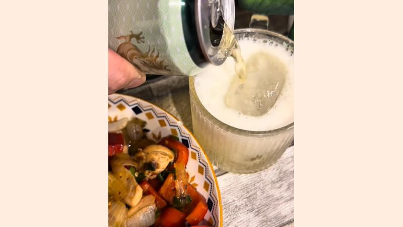 Thưởng thức gà xào chua ngọt