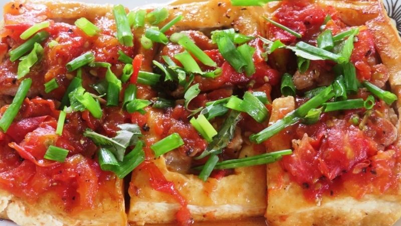 Đậu hũ nhồi thịt sốt cà