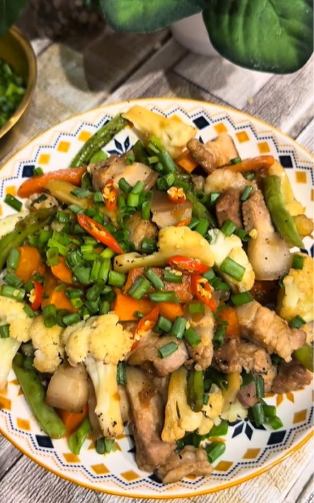 3 cách làm thịt heo xào rau củ bắt mắt cho mâm cơm gia đình