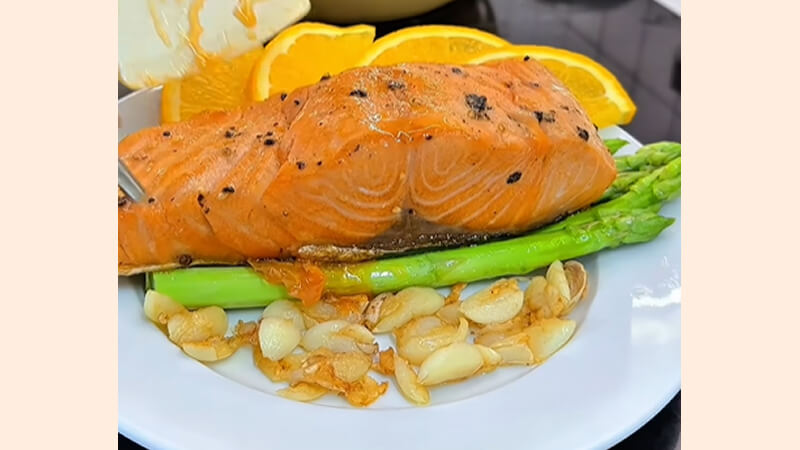 Thành phẩm món cá hồi sốt cam