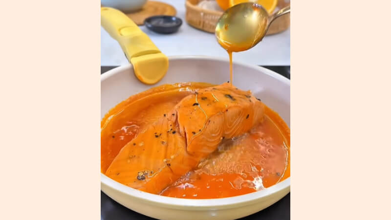 Nấu sốt cam và rim cá