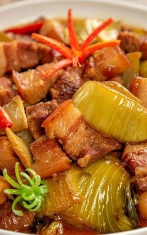 2 cách làm thịt heo xào cải chua 'đổi gió' cho mâm cơm gia đình