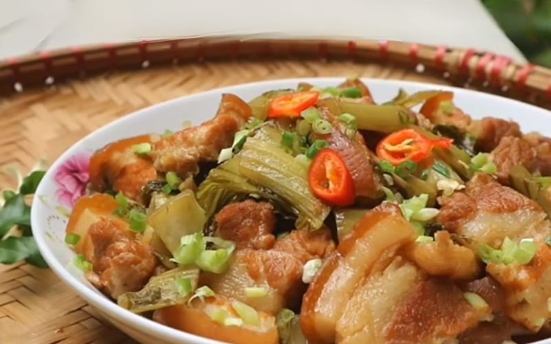 Bạn thưởng thức món ăn ngon khi còn nóng