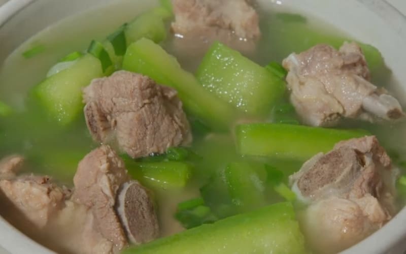 Canh bí nấu xương