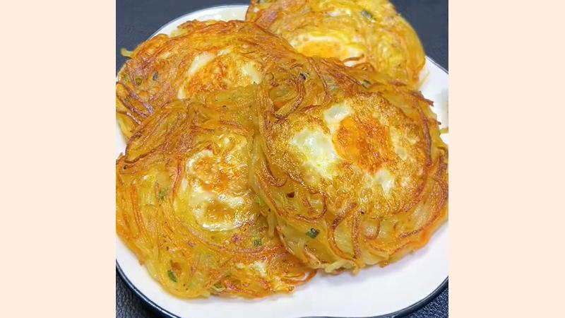 Thành phẩm món bánh trứng khoai tây Thành phẩm món bánh trứng khoai tây