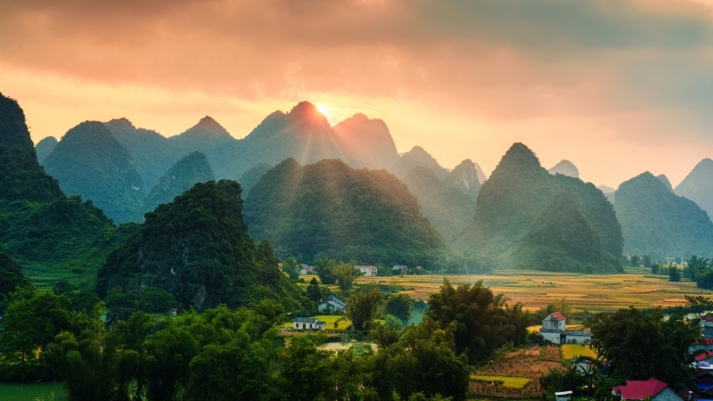 Chi phí du lịch nội địa thường dao động từ 3.000.000 - 10.000.000 VNĐ/người Chi phí du lịch nội địa thường dao động từ 3.000.000 - 10.000.000 VNĐ/người