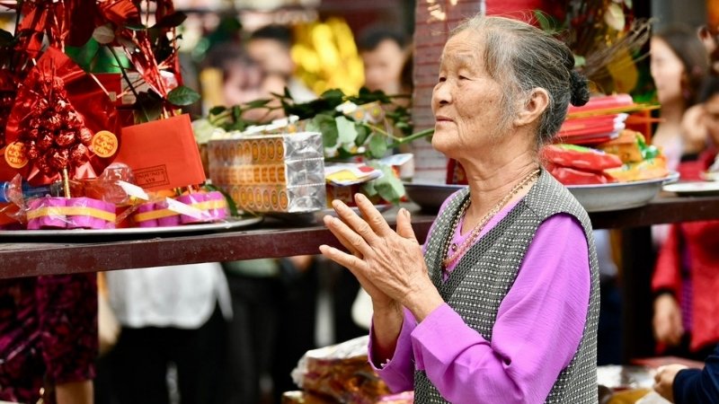 Nên cúng vào các giờ Hoàng đạo như Thìn (7h - 9h) hoặc Tỵ (9h - 11h) để đón đại cát