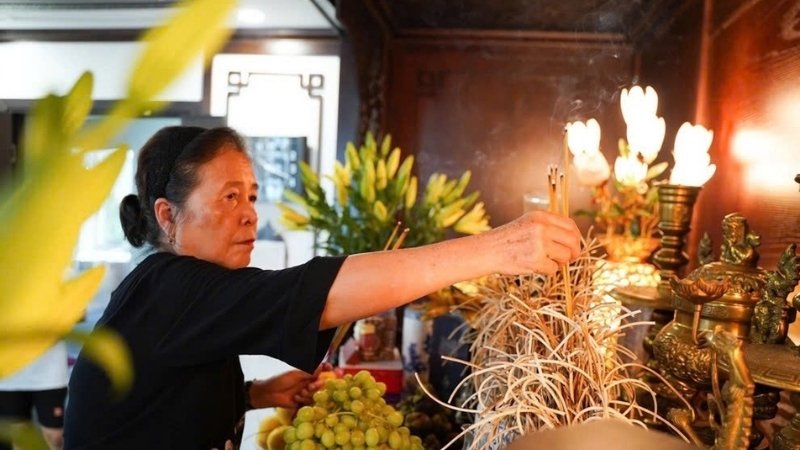 Ngày mùng 1 tháng 3 là dịp cầu bình an, may mắn và bày tỏ lòng thành kính với tổ tiên