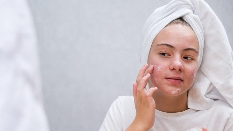 Tẩy tế bào chết giúp cải thiện bề mặt da