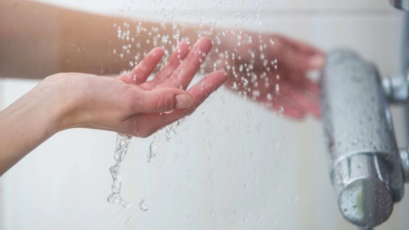 Tắm nước ấm đúng cách