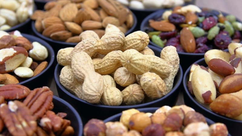 Ăn thực phẩm giàu tinh bột, chất béo tốt hoặc protein để làm chậm hấp thụ cồn vào máu Ăn thực phẩm giàu tinh bột, chất béo tốt hoặc protein để làm chậm hấp thụ cồn vào máu