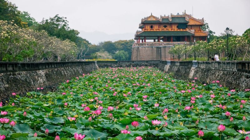 Ở đâu khi du lịch Huế?