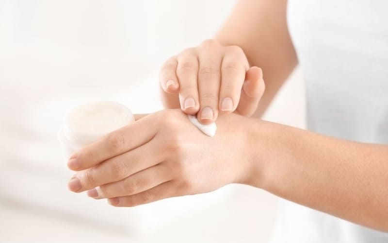 Sai lầm phổ biến khiến da dễ bị tổn thương Sai lầm phổ biến khiến da dễ bị tổn thương