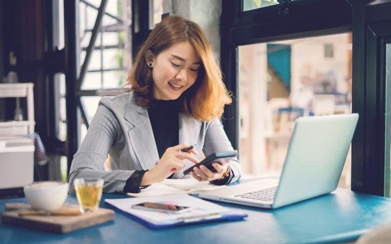 Bạn nên thể hiện tinh thần ham học hỏi và chủ động phát triển.