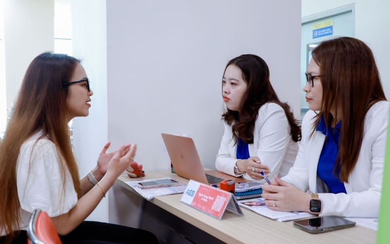 Bạn nên hỏi đúng lúc, hợp lý để hiểu rõ và học hỏi nhanh.