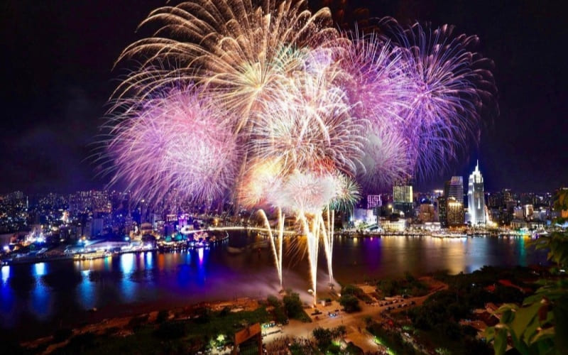  Các vị trí cao, thoáng giúp ngắm pháo hoa trọn vẹn.