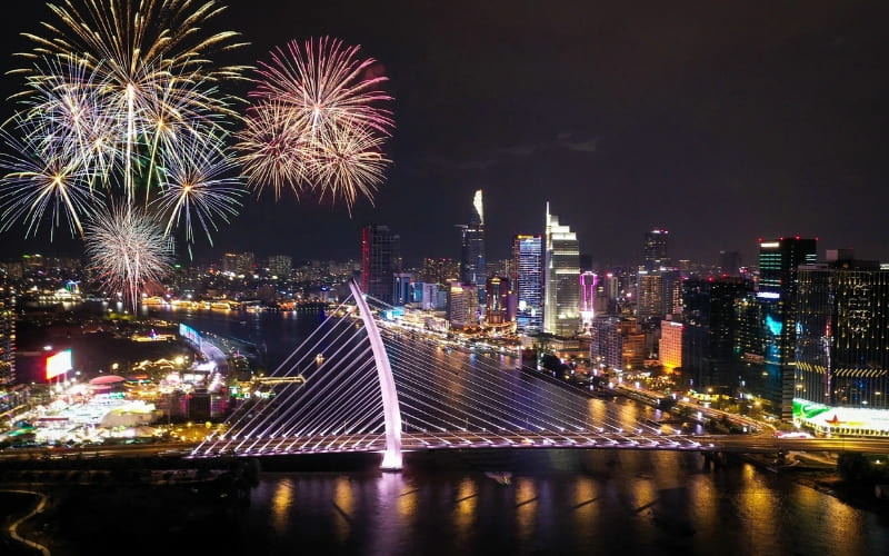 TP.HCM bắn pháo hoa tầm cao tại các điểm trung tâm.