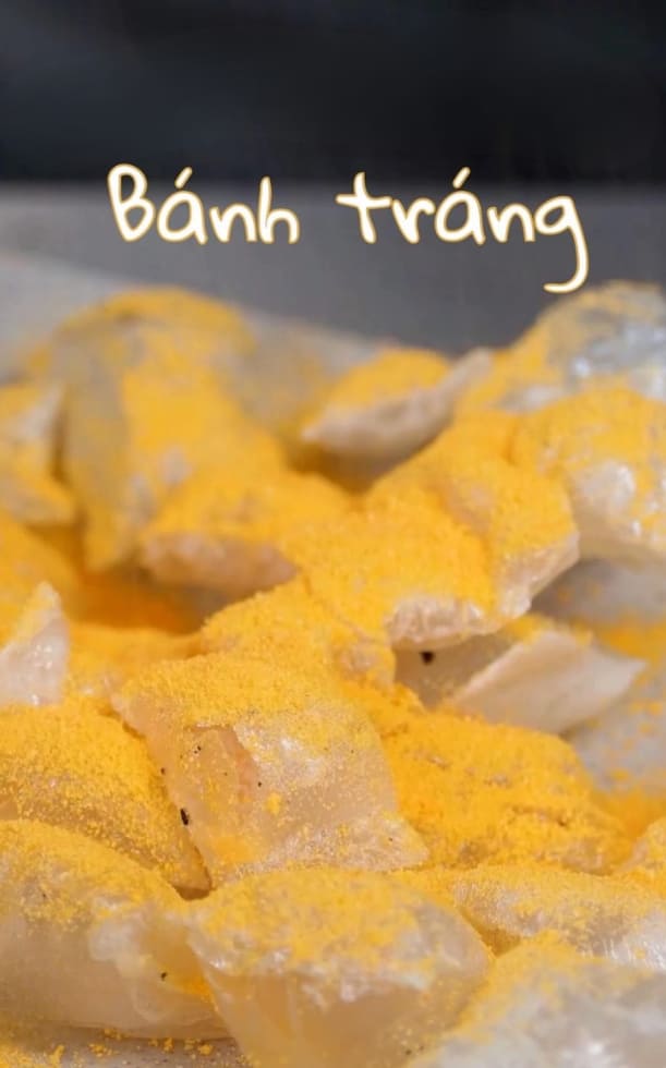 Thử làm bánh tráng lắc phô mai giòn rụm, ăn là cuốn