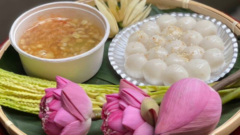 Tưởng nhớ tổ tiên