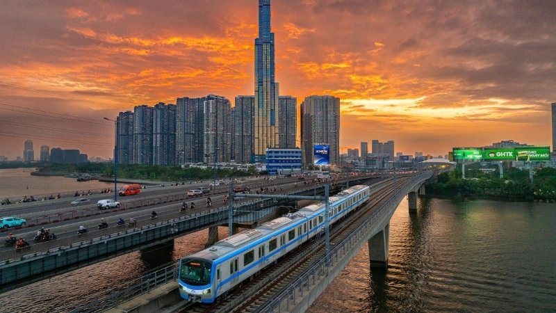 Metro hoạt động từ 05:00, chuyến cuối lúc 22:00 (T2 - T5) hoặc 23:00 (T6 - CN)