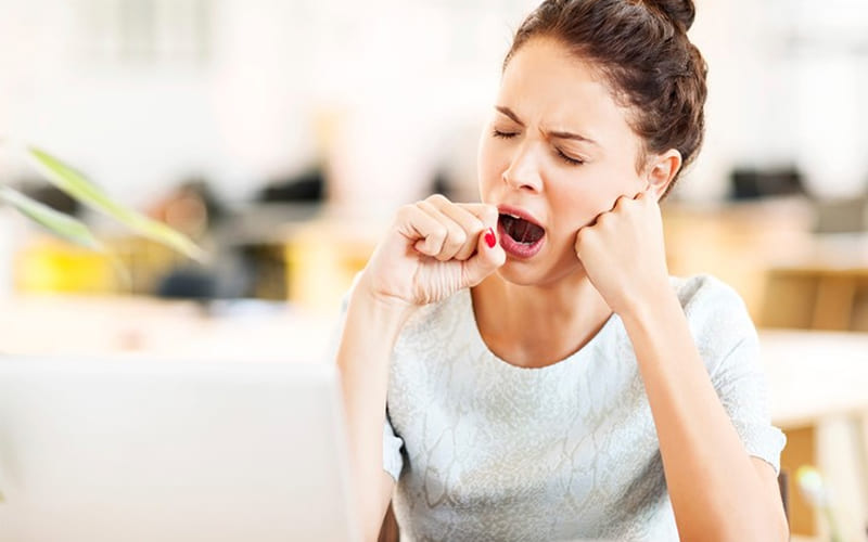 Vì sao bạn thường mệt mỏi vào buổi sáng?