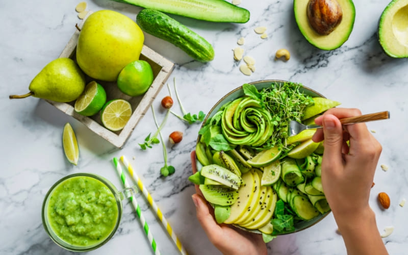 Thực phẩm thanh mát giúp hỗ trợ gan thải độc và cải thiện tình trạng mụn hiệu quả.