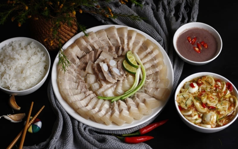 Món luộc, hấp giúp giảm dầu mỡ và hỗ trợ cơ thể dễ tiêu hóa hơn.