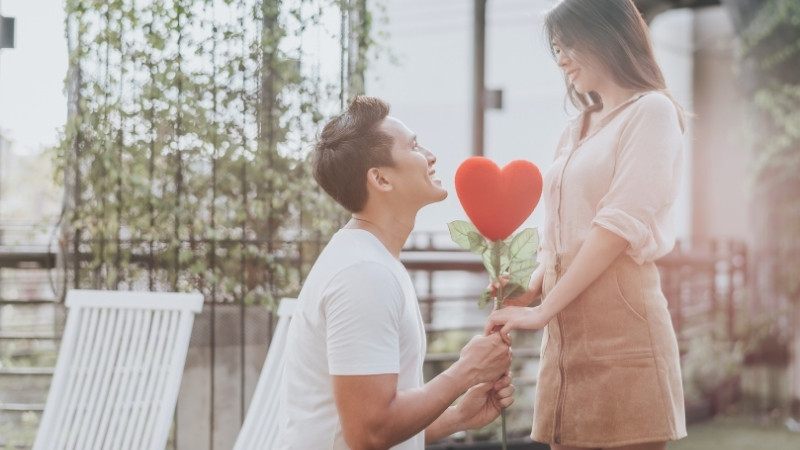 Có rất nhiều bài thơ 2 - 4 câu, rất phù hợp để làm caption hay gửi tặng người thương