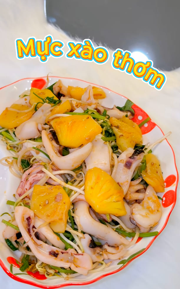 Hướng dẫn làm mực xào thơm đậm đà, chua ngọt hòa quyệt cho bữa cơm nhà