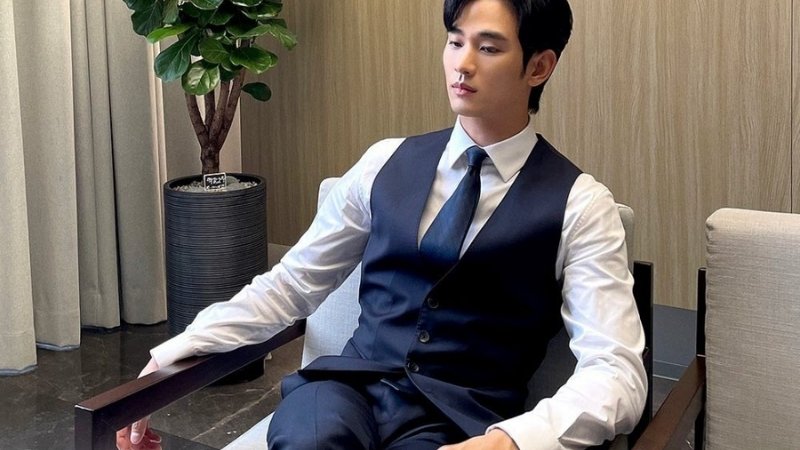 Áo gile là loại áo không tay, thường mặc khoác ngoài sơ mi để tạo vẻ lịch lãm và chỉn chu