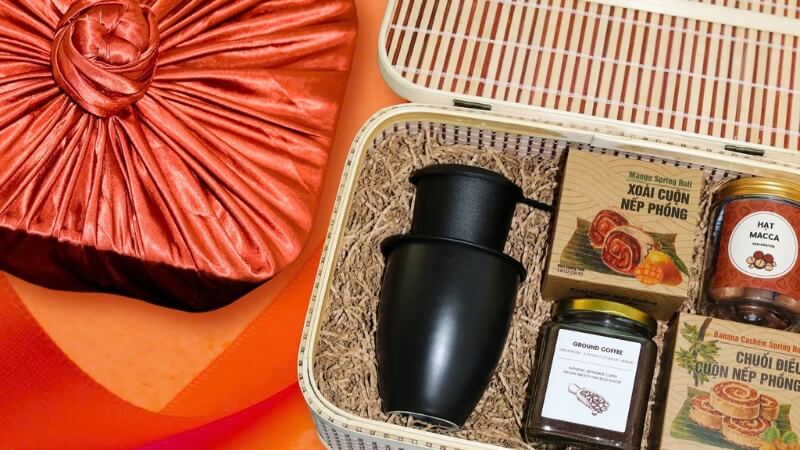 Combo tinh tế (trà + đặc sản)