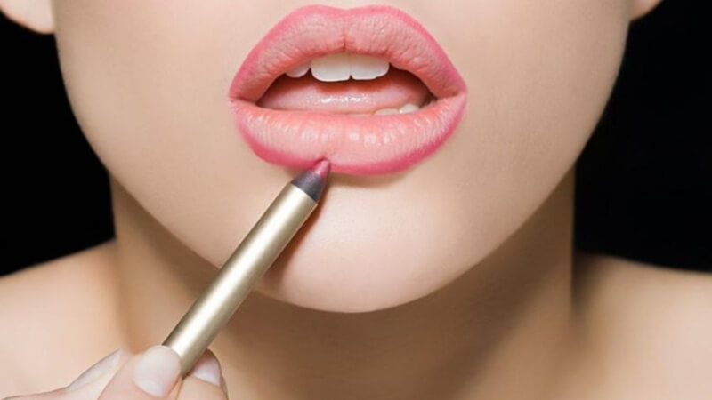 Kẻ viền môi là gì?