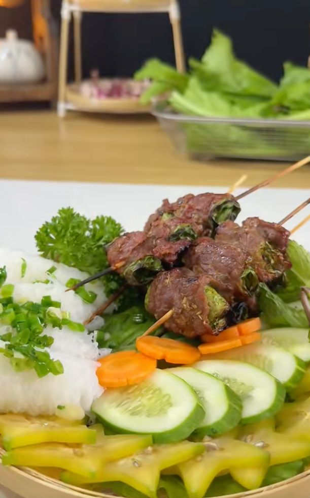 Cách làm bò cuốn cải xanh nướng thơm lừng, thịt ngọt mọng nước nhậu cực bén