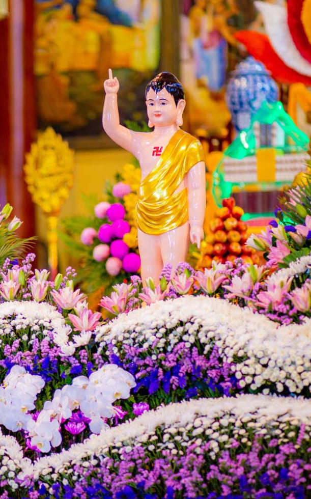 Hoa cúng lễ Phật Đản nên chọn loại nào đẹp và ý nghĩa?