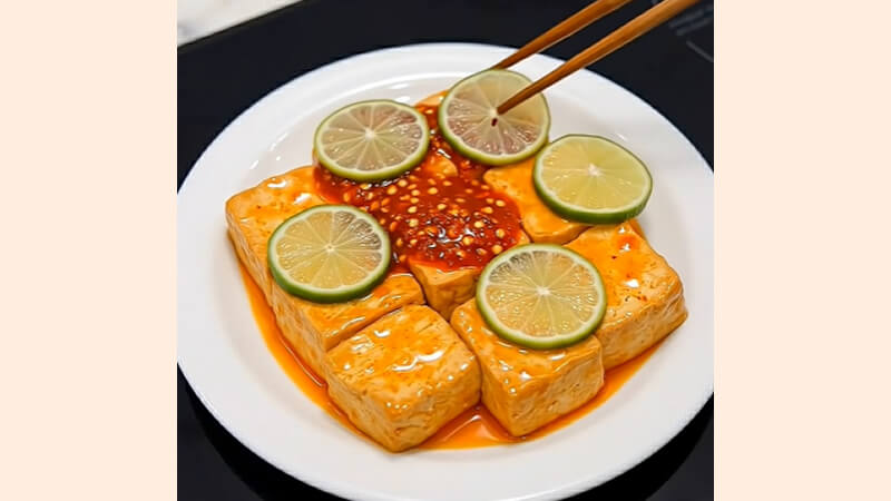 Thành phẩm món đậu hũ rim chanh sả Thành phẩm món đậu hũ rim chanh sả